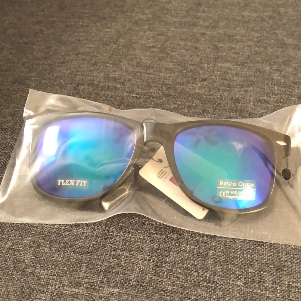 Polarized Retro Sunglasses - Picture 2 of 4
